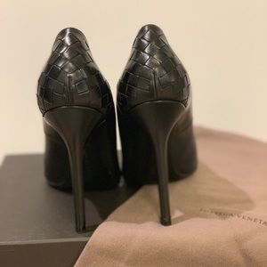 New NBW Bottega Veneta black heels
